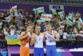 Мехрибан Алиева вручила медали победителям 