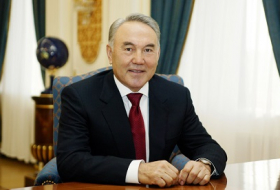 Нурсултан Назарбаев побеждает на выборах с результатом 97,5%
