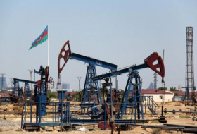 Цены на нефть снижаются на фоне отчета ОПЕК