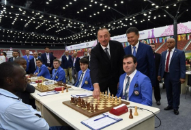 Ильхам Алиев на церемонии старта Всемирной шахматной олимпиады - ФОТО