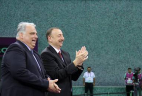 Ильхам Алиев наградил борцов, победивших на Евроиграх- ФОТО