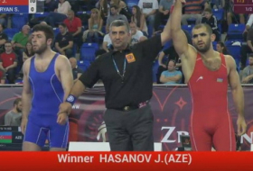 Азербайджанский борец победил армянского спортсмена - ВИДЕО 